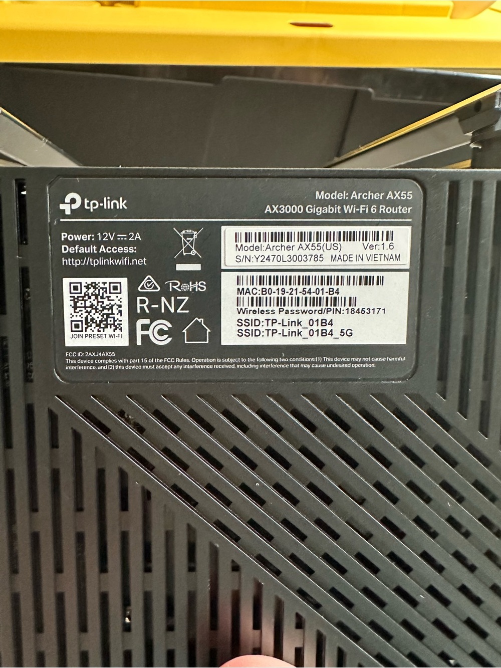TP-Link Router with Range Extender - Picture 3 of 5